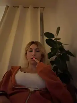 suyneslii's Live XXX Chat