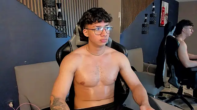 دردشة Axxel_Muscle الجنسية المباشرة