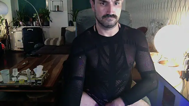 Chat XXX ao vivo de tomz0819