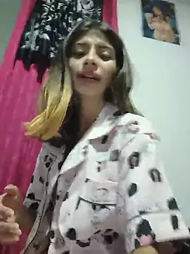 Chat +18 de KratosAfroditacs ao vivo
