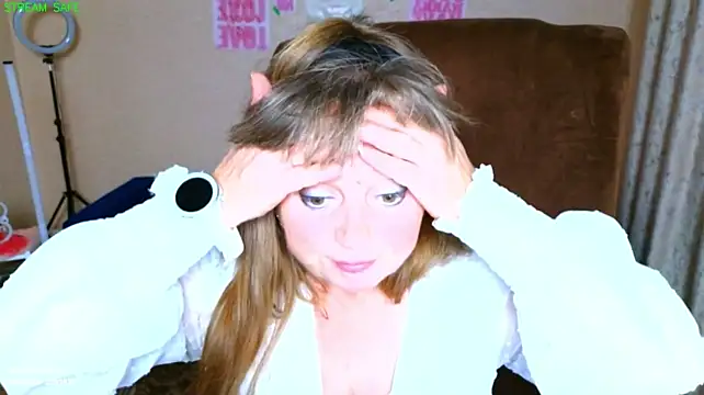 Chat +18 de Melania_Cook ao vivo