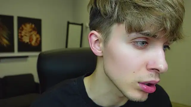 XXX chat uživo modela Damien_Dallas
