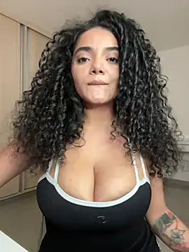 Curlyierr Live XXX-Chat