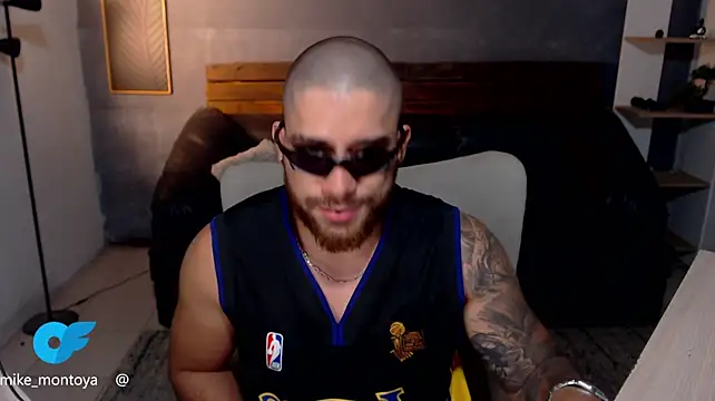 Mike_montoya01 Chat XXX live