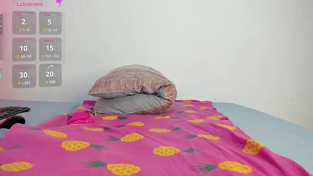 kitten_danna_'s Live XXX Chat