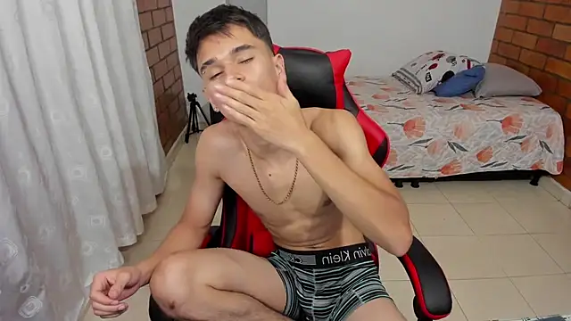 Aron_Boyy Live XXX Chat