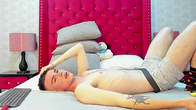 NickWild live XXX chat