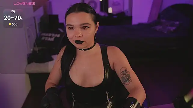Chat +18 de Dominatrix_Alice ao vivo