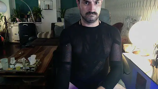 tomz0819 – Naživo XXX chat