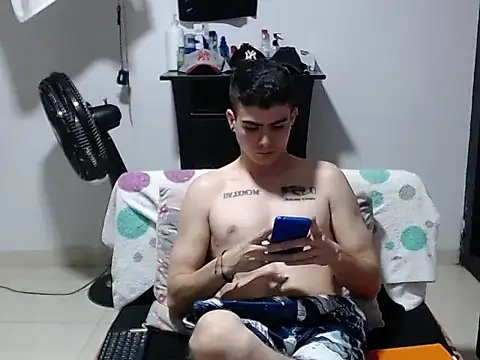 XXX chat uživo modela Zac_Efront