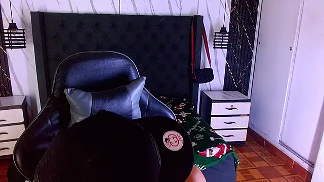 Angel_foxc13のライブXXXチャット