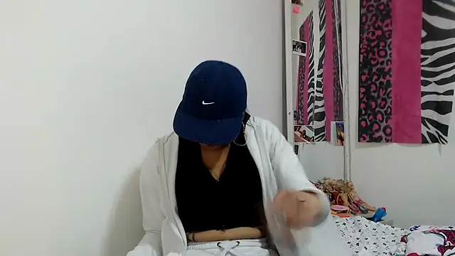 Chat XXX en directo de Doll_sary