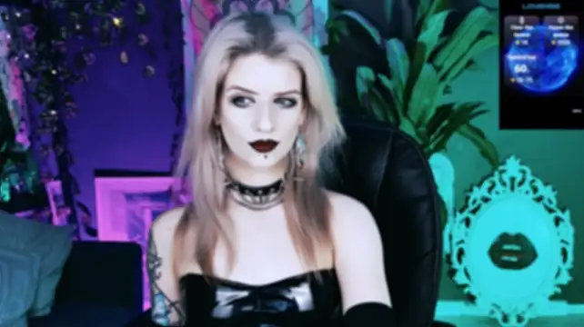 Noah_ElmerX Chat XXX in diretta