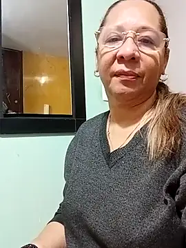 EliteCoupleMM's Live XXX Chat