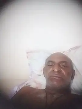 Show modela Adevaldo20Cm na web-kameri