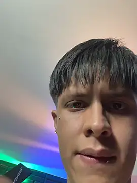 Chatroom XXX en direct de MikeHunteer