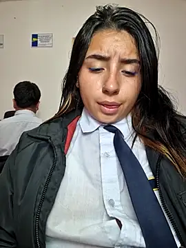 Angela__05 Adlı Modelin Canlı XXX Sohbeti