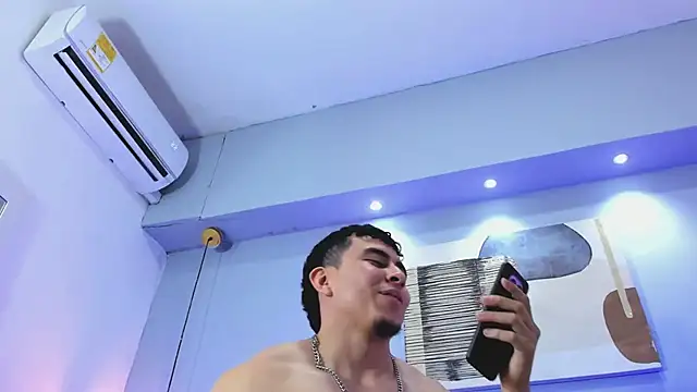 Eross_Santy's Webcam Show