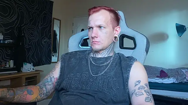 razor_paul live XXX chat
