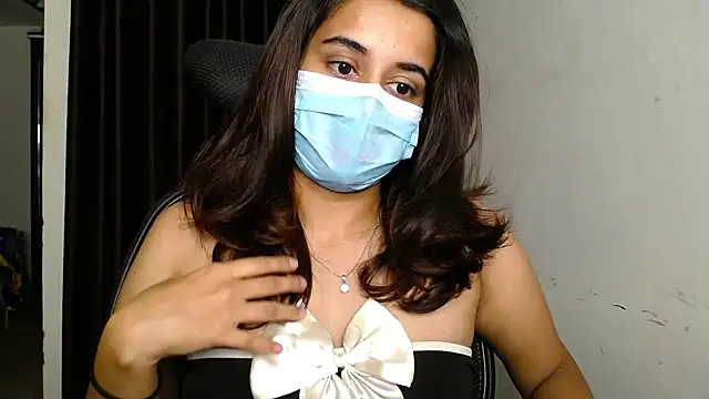 Chat +18 de Hot_Niya2 ao vivo