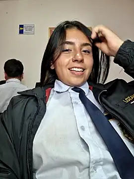 Chat +18 de Angela__05 ao vivo