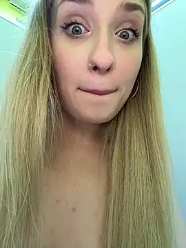 צ'אט XXX בשידור חי של LollyPollly
