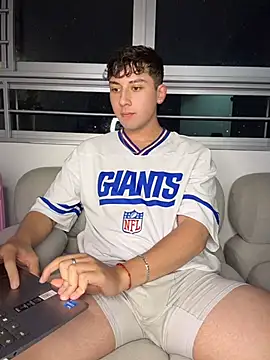 OLIVER_K live XXX chat