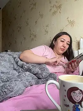 Naughtbaby_2025 élő XXX-chatje