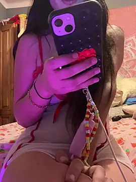 Chatroom XXX en direct de LaPetitechienne1