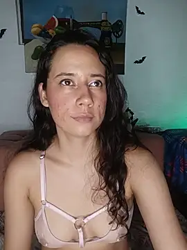 lovely_kitt Adlı Modelin Canlı XXX Sohbeti