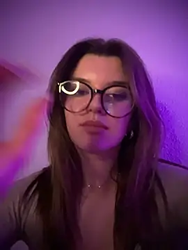 Chat +18 de HotYasmin- ao vivo