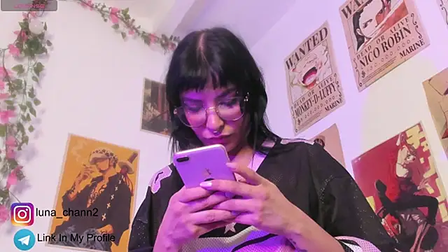 Luna-Chann's Live XXX Chat