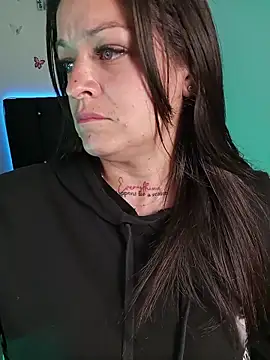 צ'אט XXX בשידור חי של Isa_bluee