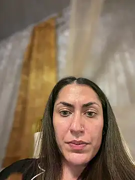 YourQueen18 Chat XXX in diretta