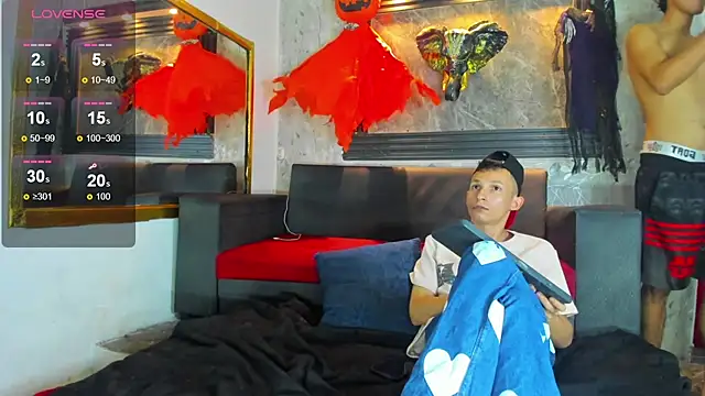 Isaak_Bless Live XXX-Chat