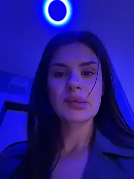 MiraReach's Live XXX Chat
