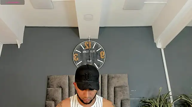 Chat +18 de Robin_Rief ao vivo