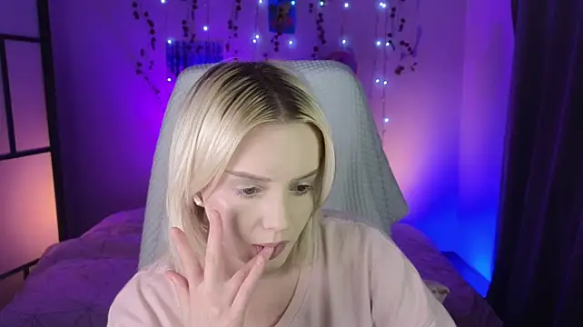 mimi_boobo Chat XXX in diretta
