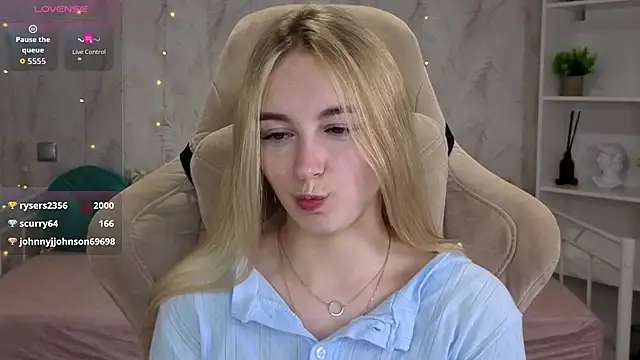 Chat +18 de Shy_Polly ao vivo