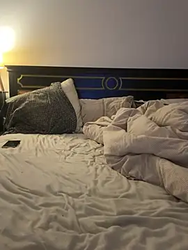 frenchboy9711 Adlı Modelin Canlı XXX Sohbeti