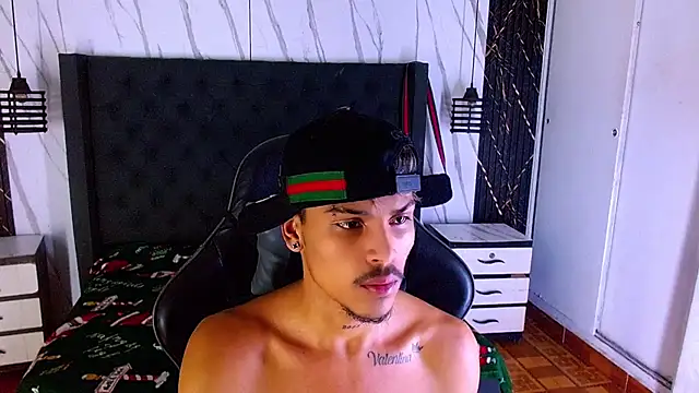 XXX chat uživo modela Angel_foxc13