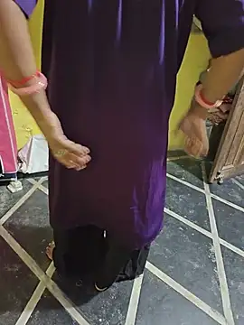 Priyasexcpl élő XXX-chatje
