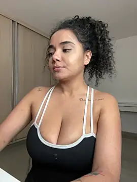 Curlyierr Live XXX-Chat