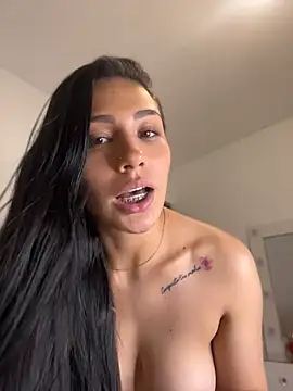 Ainaramoon's Live XXX Chat