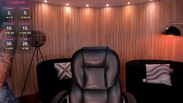 ArianaWest1's Live XXX Chat