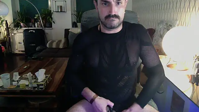 tomz0819 live XXX chat