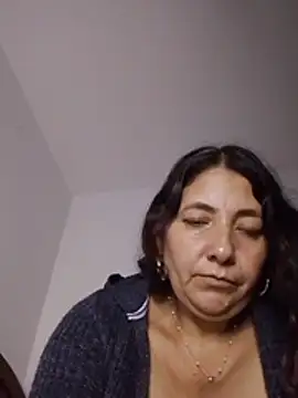 cachonda69-'s Live XXX Chat