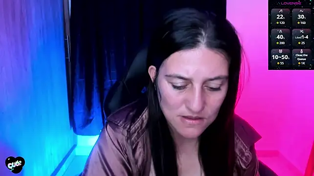 Saskyaan Live XXX chat