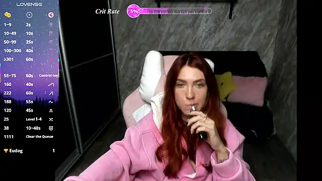 Reginasmilee Chat XXX in diretta