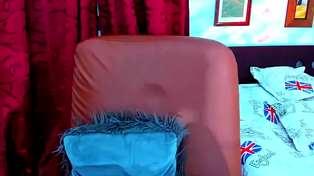 Chat +18 de BrianaGarner ao vivo